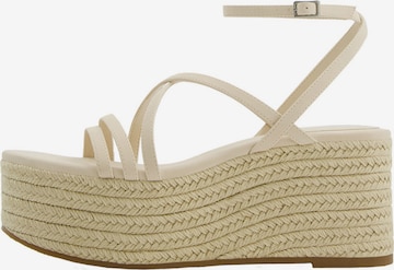 Bershka Sandale in Weiß