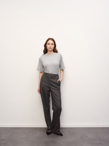 RÆRE by Lorena Rae Regular Pantalon 'Fabrice' in Grijs