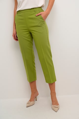 Loosefit Pantaloni con piega frontale 'Sakura' di Kaffe in verde