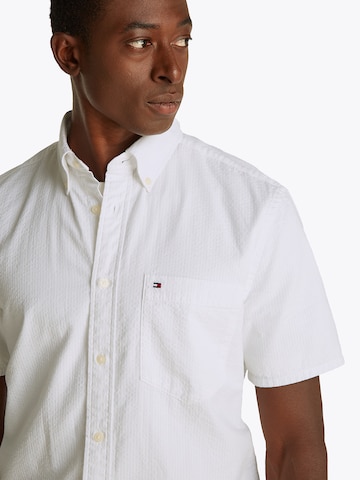 TOMMY HILFIGER Regular fit Overhemd 'SEERSUCKER' in Wit