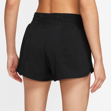 NIKE Loosefit Sportshorts in Schwarz