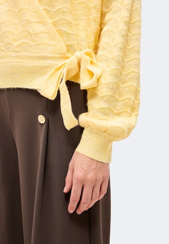 ABOUT YOU Knit Cardigan 'Wanda' in Yellow