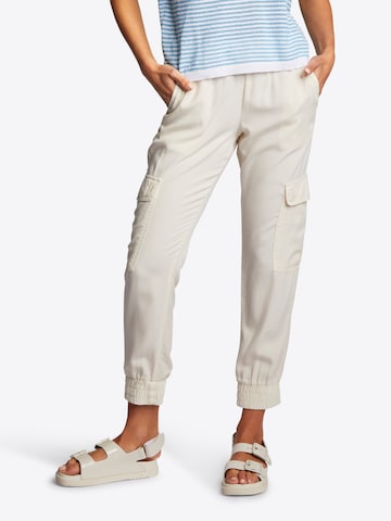 Rich & Royal Tapered Cargo Pants in White: front