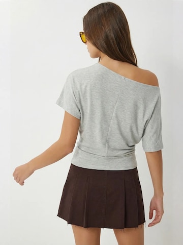Camicia da donna di Happiness İstanbul in grigio