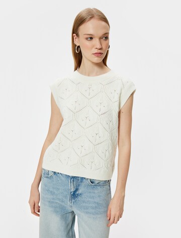 Koton Pullover in Weiß