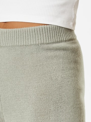 Dorothy Perkins Loosefit Housut värissä vihreä