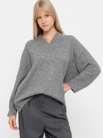 VERO MODA Пуловер 'BANG' в сиво