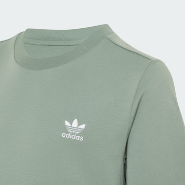 ADIDAS ORIGINALS T-Shirt 'Ess' in Grün