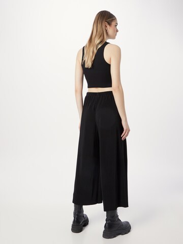 s.Oliver Wide leg Trousers in Black