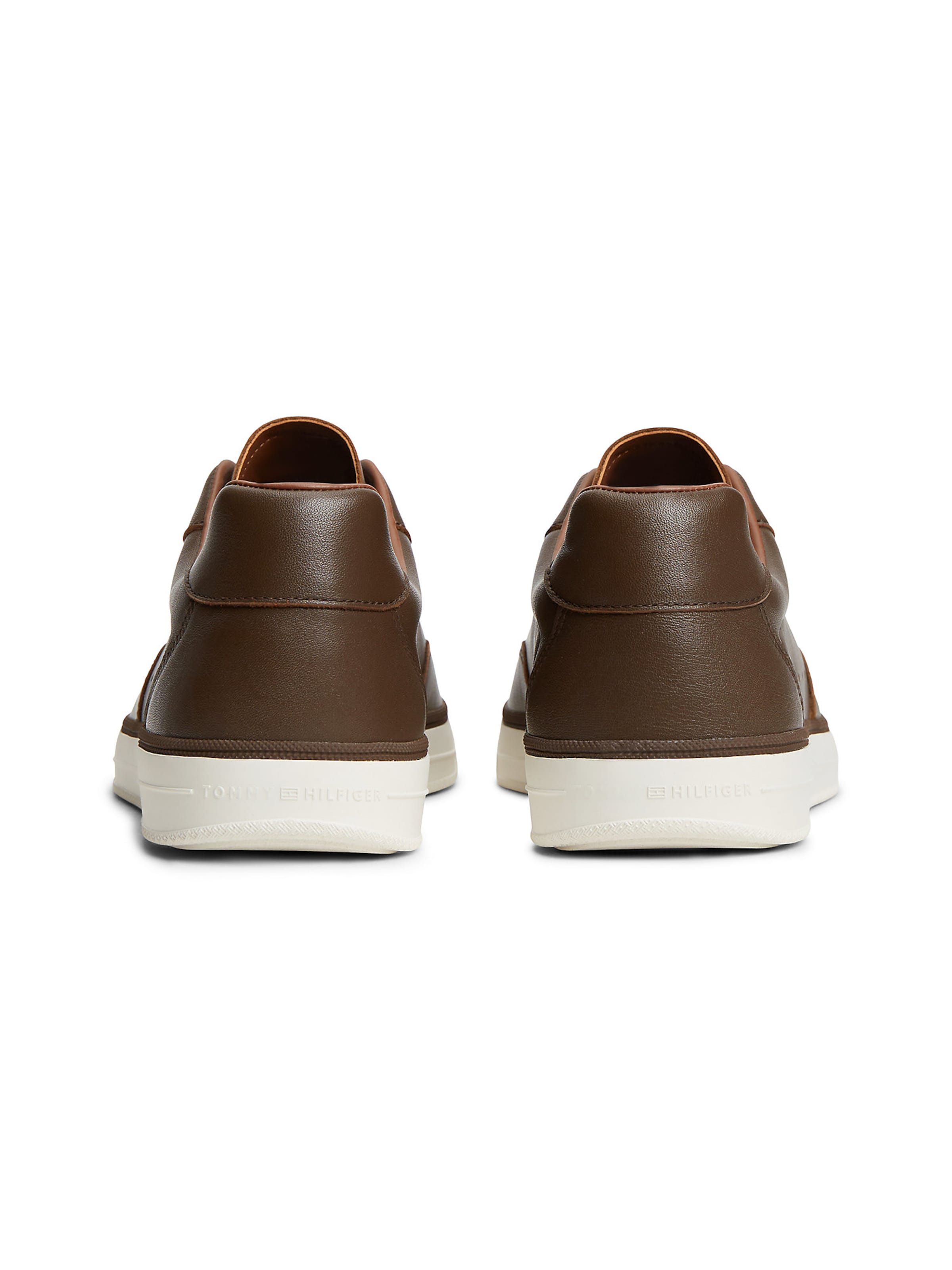 TOMMY HILFIGER Sneaker in Braun