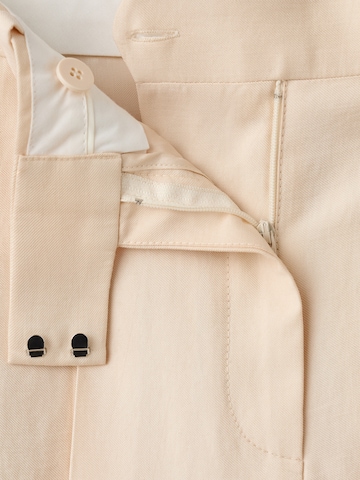 MANGO Normalny krój Spodnie w kant 'Veronica' w kolorze beżowy