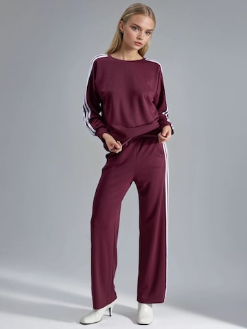 Hiccup Sweat suit in Red: front