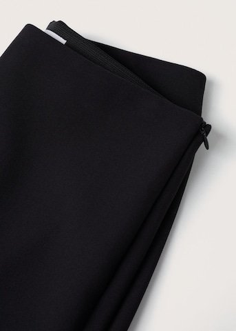 MANGO Bootcut Spodnie 'Atenas' w kolorze czarny