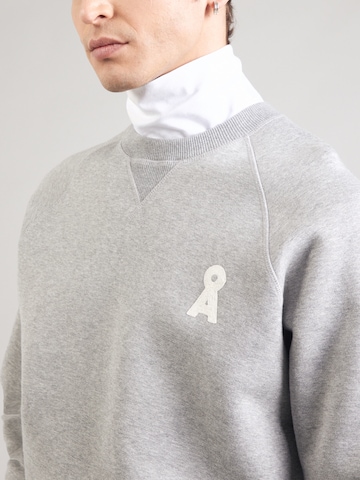 ARMEDANGELS - Sweatshirt 'JOAAN' em cinzento