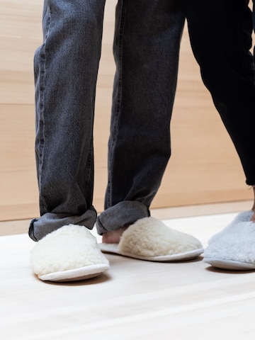 Gottstein Slippers 'Curly Wool Curly Wool' in Beige
