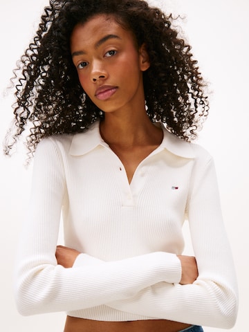 Tommy Jeans Pulover 'ESSENTIAL' | bela barva