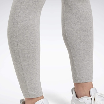 Reebok Skinny Sportbroek in Grijs