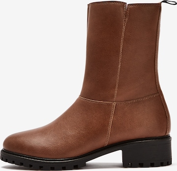 NINE TO FIVE Boots 'Mala' in Brown: front