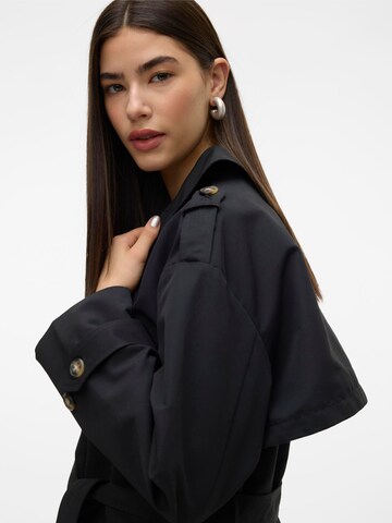 VERO MODA Overgangsfrakke 'VMChloe' i sort