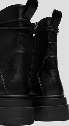 Pull&Bear Schnürstiefelette in Schwarz