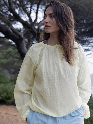 Maglietta 'Lake District Drawstring Pullover T-shirt' di Jelenew in bianco