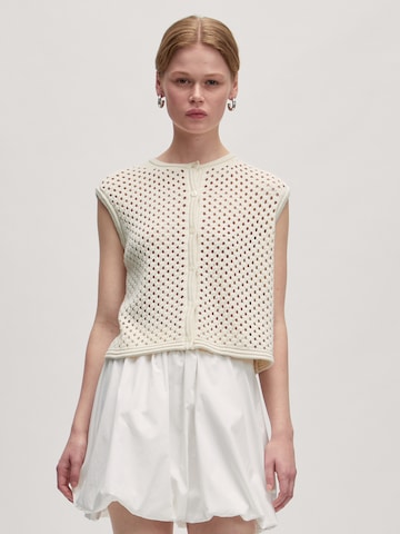 EDITED Vest 'Mina' in Beige: front