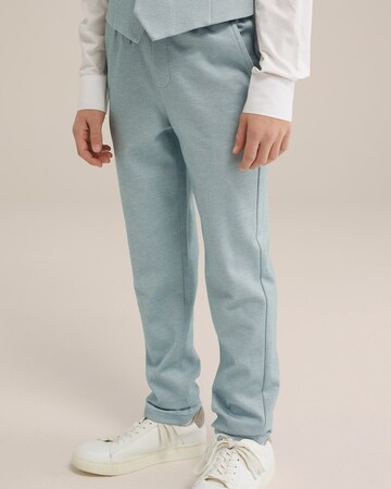 WE Fashion Regular Trousers in Green