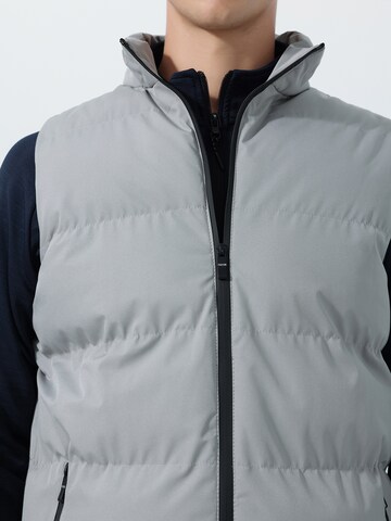 Youthup Vest in Grey