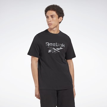 Reebok Toiminnallinen paita ' Identity Modern Camo ' värissä musta: edessä