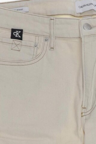 Calvin Klein Jeans Shorts in XL in White