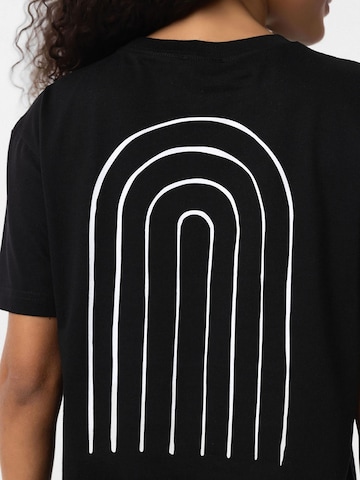 Cortera - Camiseta 'Karina' en negro