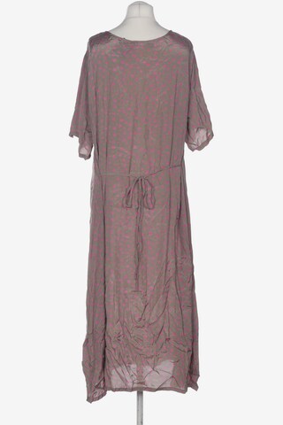Sara Lindholm Dress in 6XL in Grey
