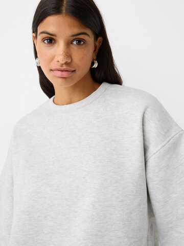 Sweat-shirt Bershka en gris