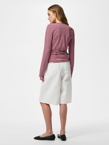 T-shirt 'PCLAYA' PIECES en rouge