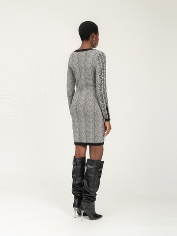 Influencer Strickkleid in Schwarz