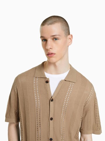 Bershka Regular fit Overhemd in Bruin