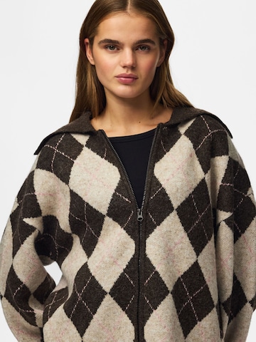 PIECES Cardigan 'PCAlva' i brun