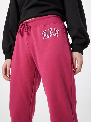 GAP Дънки Tapered Leg Панталон в червено