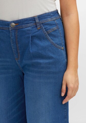 SHEEGO Wide Leg Plisserte jeans i blå