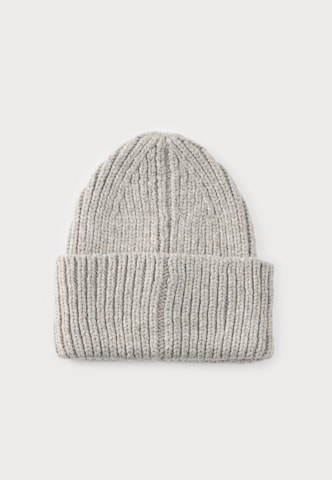 UGG Beanie in Grey: back