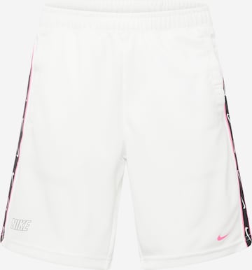 Loosefit Pantaloni 'REPEAT' de la Nike Sportswear pe alb: față