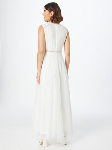 APART Вечерна рокля в бяло