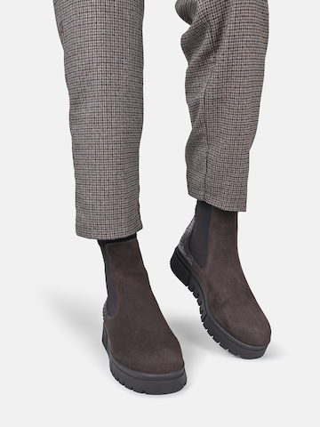 Crickit Chelsea Boot ' NAELLE ' in Braun: Vorderseite
