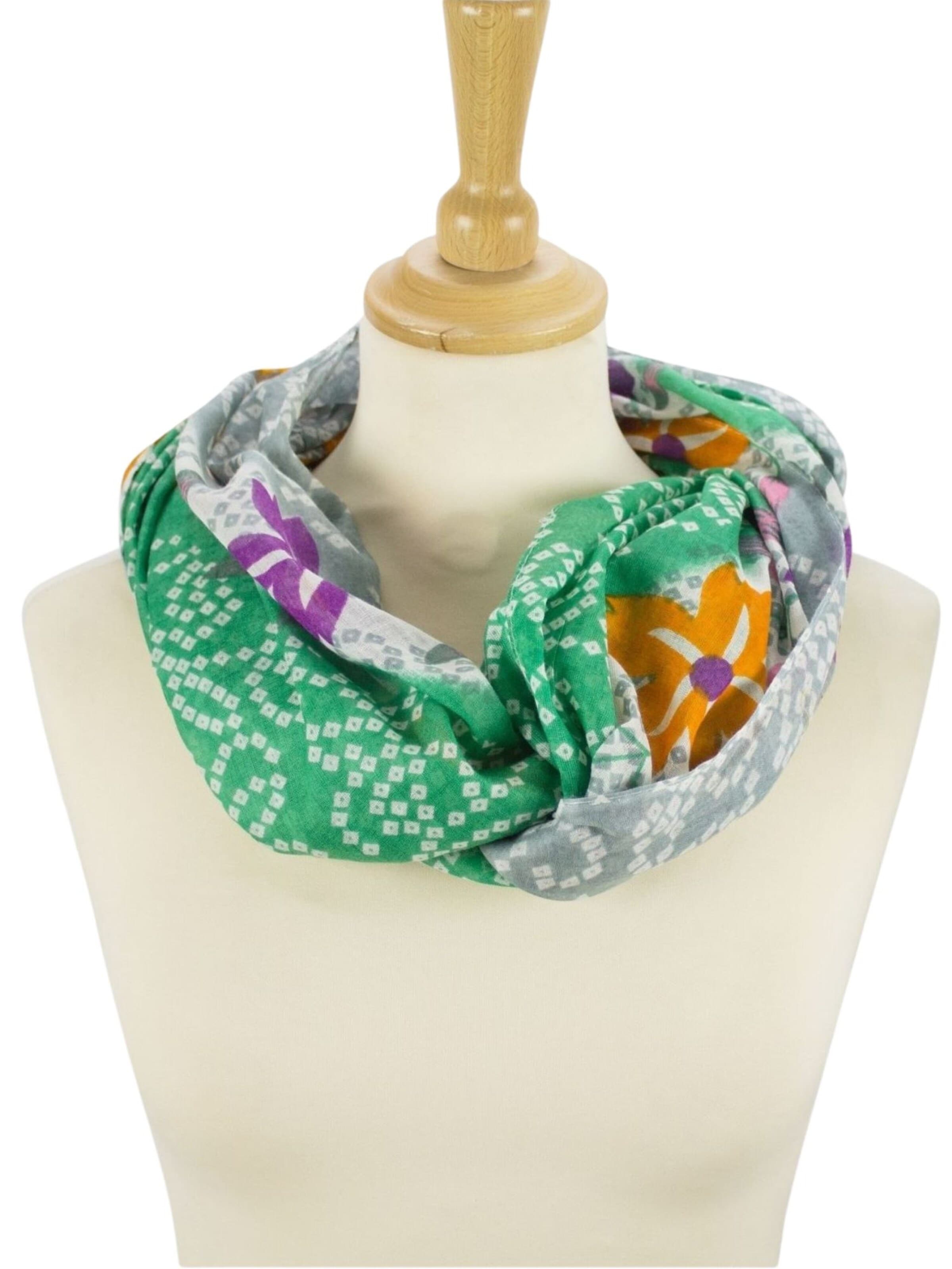 Sunsa Tube Scarf 'Sunsa' in Green: front