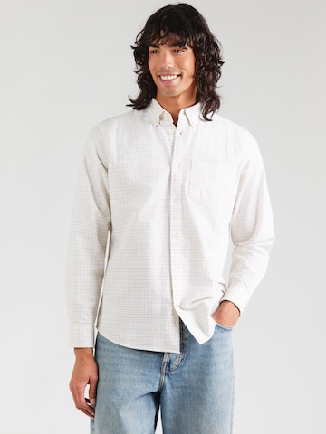 GAP Regular fit Button Up Shirt in White: front