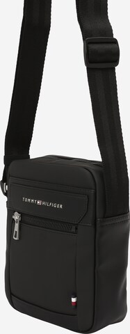 Borsa a tracolla di TOMMY HILFIGER in nero