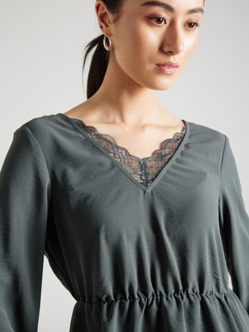 Tunique 'Ivana Blouse' ABOUT YOU en vert