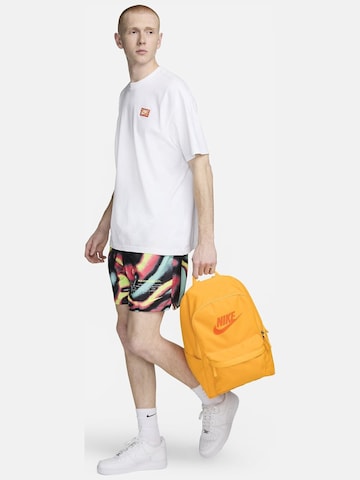 NIKE Rugzak 'Nike Heritage 25L' in Oranje