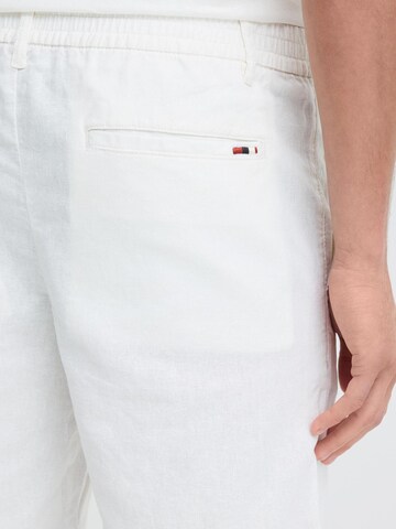 INDICODE JEANS - Regular Calças chino ' IDPassala ' em branco
