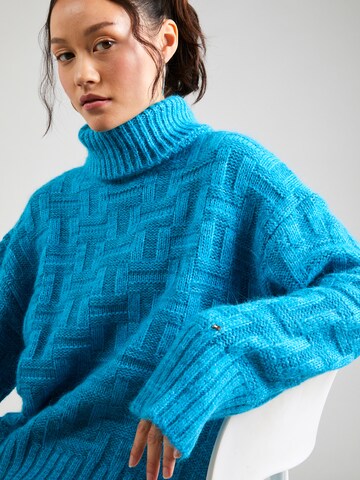 TOMMY HILFIGER Sweater in Blue